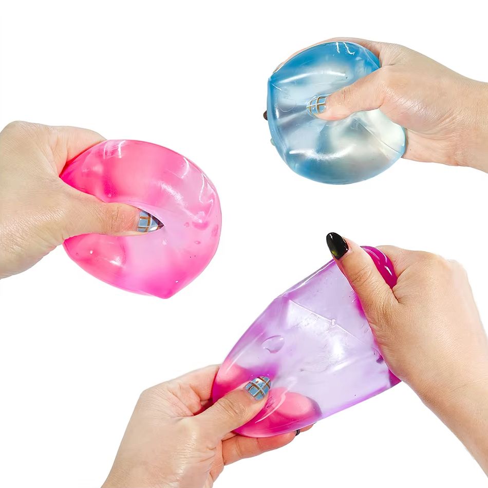 Schylling Needoh Nice Cube Sen - Office Tech Gadgets 评论和价格